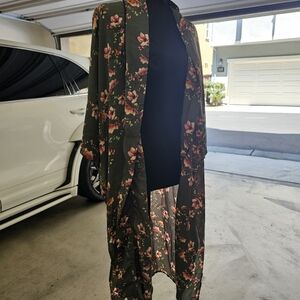 Nordstrom 🌸 olive green & pink floral kimono 🌸